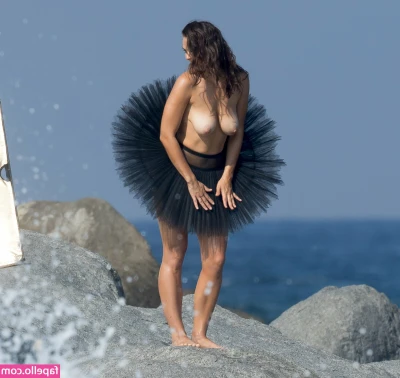 Myla Dalbesio [ myla-dalbesio ] - I wish I had some toys  I will send a free video using the gift to