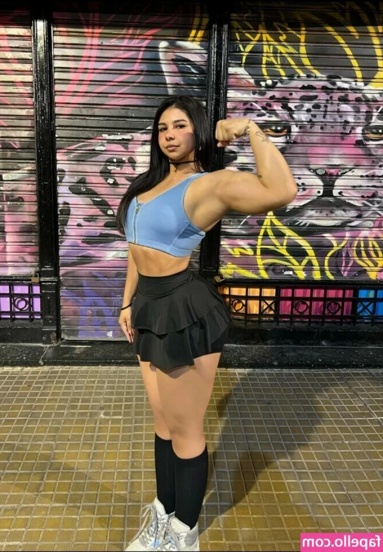 Feyrianna_ [ feyrianna ] - Being a weak man , that’s the man I want you to be . Mind