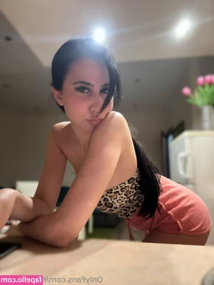 Mirabell - Strong is sexy