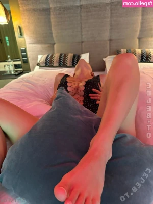 Emily Fox [ emily-fox-5 ] - Horsing around with my sub tonight with some pony play