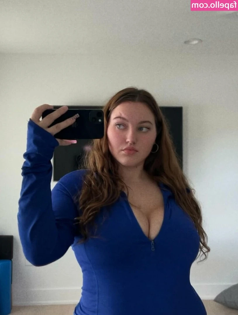 SamiBaby - I took some pictures with my favourite butt plug😋
