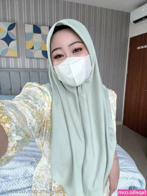 bbwmuslimdalia [ bbwmuslimdalia-5 ] - Can hardly contain it