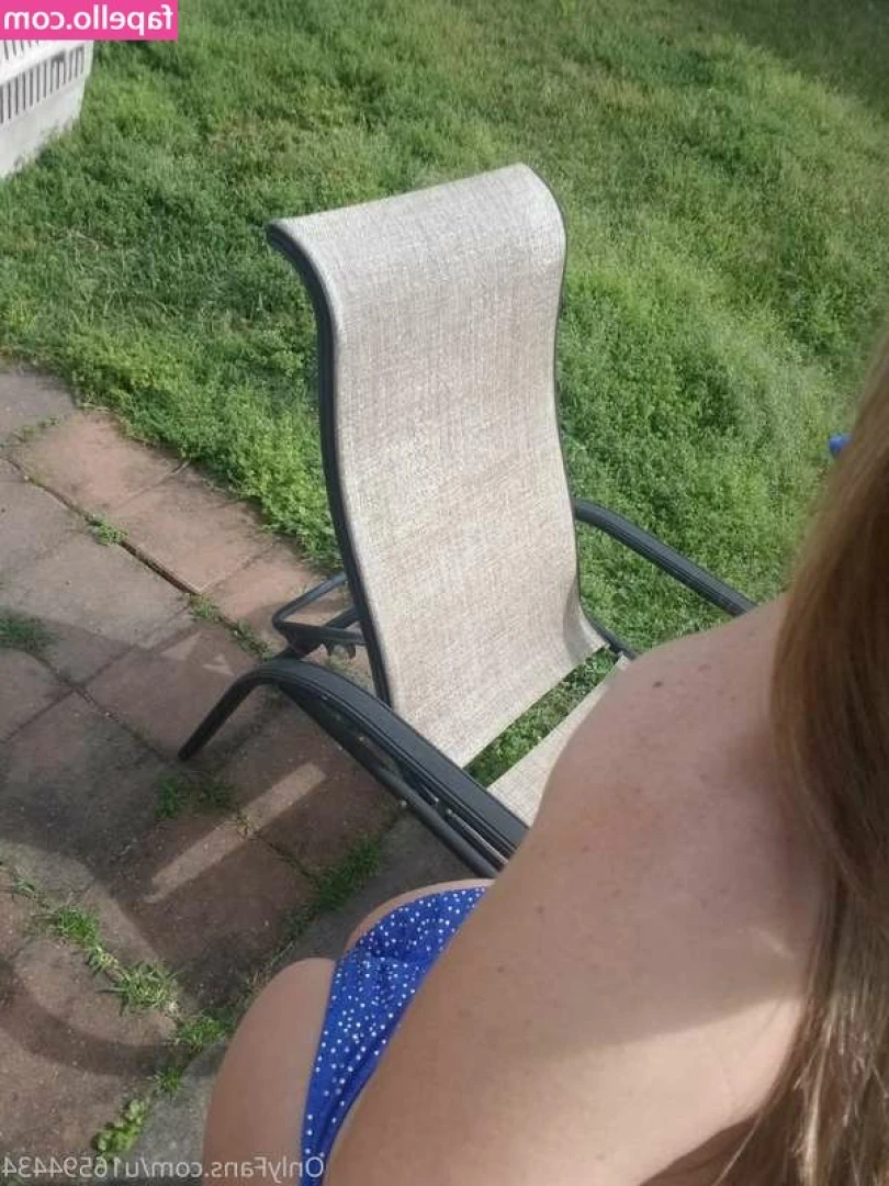 kcsweetheart - Cheeky Friday   Let me know what you want to see next so we can have