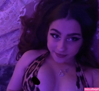 buggaboobeth - I have BUNCHES of new naughty content slide into my DM and let me