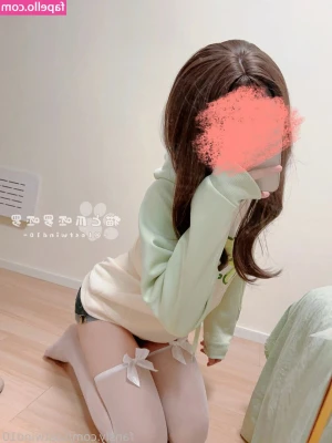 Lostwind10 - no panties...
