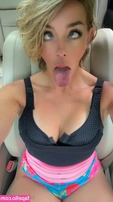 Sasha Sins [ sasha-sins ] - Who wanna put something between them