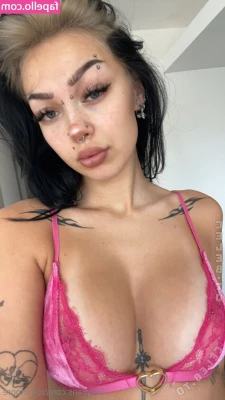 SavannahSchwarz - Good morning 🤍   Remember top fans get free naughty content