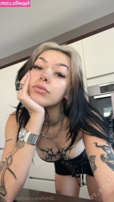 SavannahSchwarz - Pussy pounding    johnnyhxcmedia