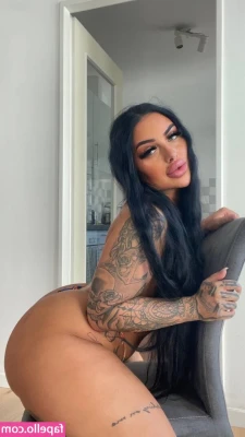 xkixmixx - Long video inviting you to sniff and lick as I self worship, stroke
