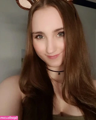 xXLaureliaXx - Rise n shine! Time for a fun fuckin Friday!! 🤪