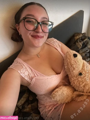 Lucyyy06 [ lucyyy06-12 ] - Get the uncensored version of these   pics for your viewing pleasure