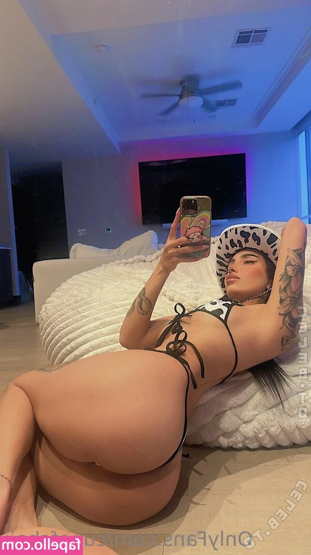 chaiiofcup - Lick my body like a cat 👅