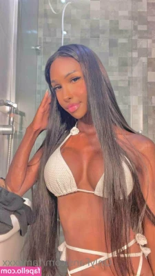 tamyxxx - Tell me something about you that most people don't know 😏🥰🥰