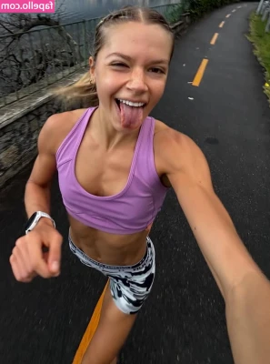Aline Steffens [ aline-steffens ] - Do I need to beg     Or do you know how to tame a brat