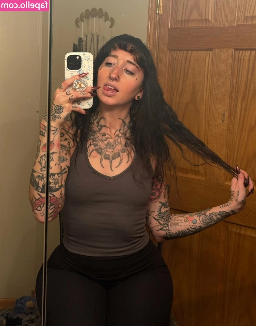 thiccandmorts - You can come see me streaming on chaturbate my babes!