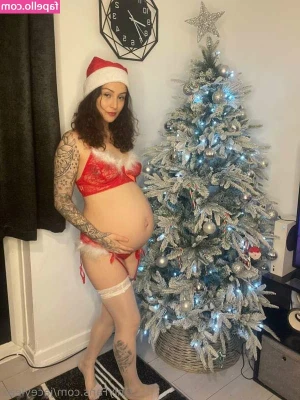 Queeniink69 - Like all my pics for a pic in your dms