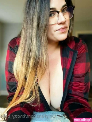 Knotty_Belle [ knotty-belle ] - Hello handsomes  will be making some content soon sorry been a bit of