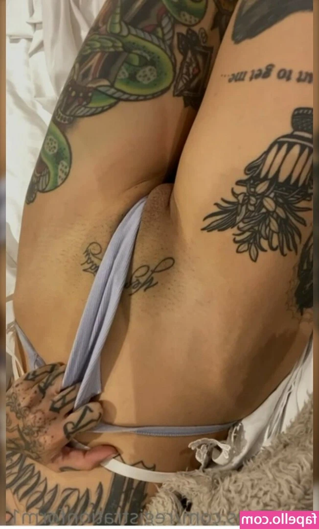 Yasvo - Big titties tiny waist