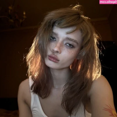 Ksenkanesesh - Swipe to pull my titties out of my sexy bikini!!