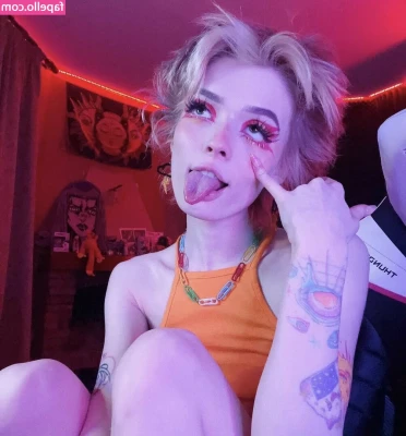 Ksenkanesesh - Do I have pretty titties? 🥺