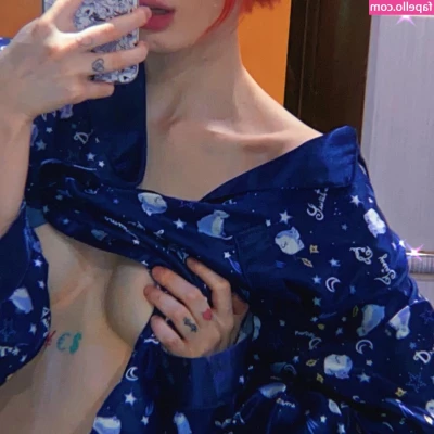 Ksenkanesesh - Hey baby squeeze my peachy ass and fill your hands with one cheek in