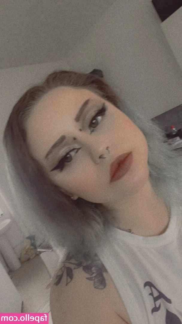 karmas_content [ karmas-content ] - Feelin pretty