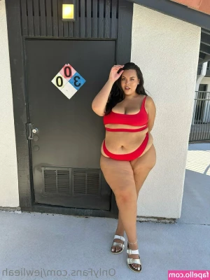 Jewlieah - Fullfill your feet fantasy tell me what you want me to do