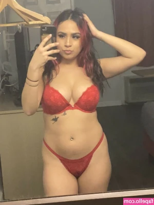ZaddyPita - Get ready for all the tan lines 🇬🇷 PS swipe for bewb
