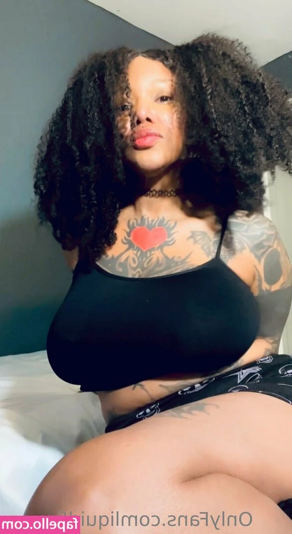 Liquidfirexxx - I m at work but out early today  Message me if you want content my
