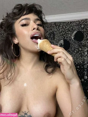 Sofia | Sofspicy [ sofia-sofspicy ] - Father s Day blowjobs  please  Form an orderly line