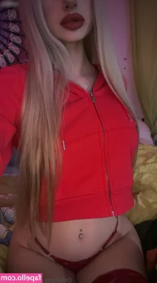 Oliviaxquinn - Comfy in bed