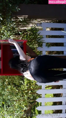 elizabethreed - Love playing with hot females  Got to shock the beautiful Vanya
