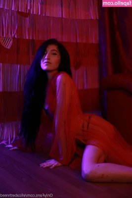 elizabethreed - Hiya hehe You better be taking care of your cock doing for me 😜✨