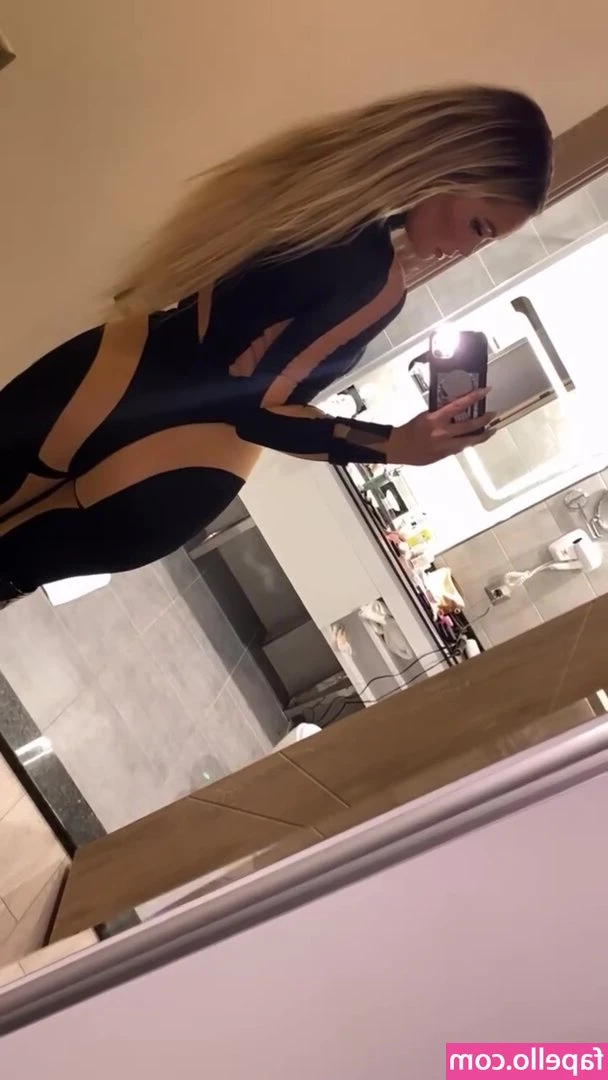 dinahnah - I really love my booty :3 watch till the end to see a lil fail...