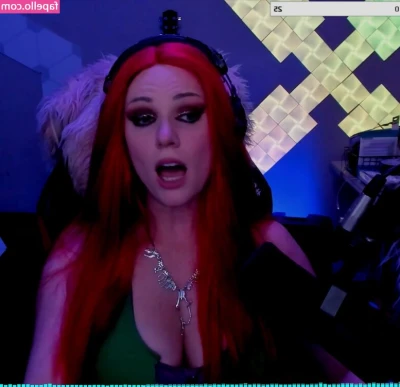 scxrlet64 - Fingering my soaking wet pussy on my friends couch with the windows