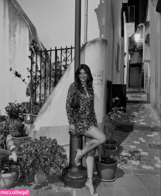 Laura Di Russo [ laura-di-russo ] - ❥ She tastes like candy  Bc she eats fist fulls of it between every