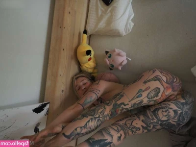 Mrs Nice [ mrs-nice ] - Extreme Squirting with my Girls Ana and Britney Please also Follow