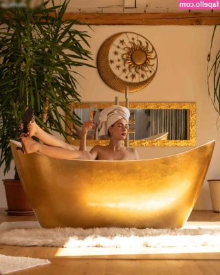 Jana Esser [ jana-esser ] - Feeling myself this morning....