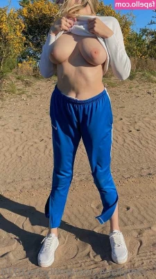 Emilyzoe2030 - Do you like it when I ride that 🍆💦? I know you like it when I'm