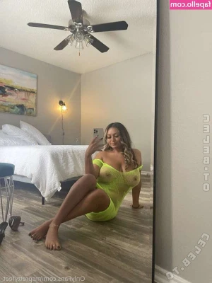 Ms Pretty Feet [ ms-pretty-feet ] - Long intense moaning squirting and gapping pussy don t miss out on