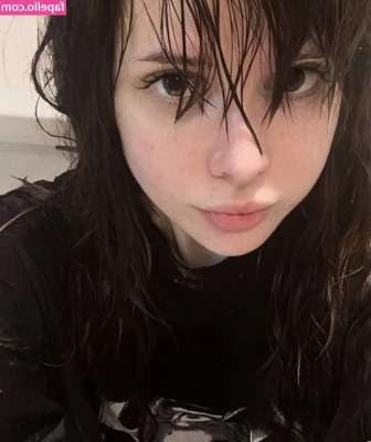 frauleinmilk - I need a good spank!! Did you know you can help me with that?! Tip to