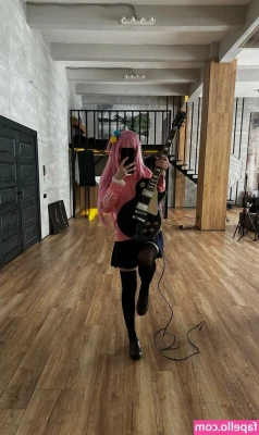 frauleinmilk - Imagine I step on you 😌