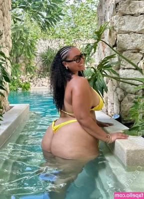 Kayla Jane [ kayla-jane ] - LIKE THIS POST if you love me in green 💚   OR comment your