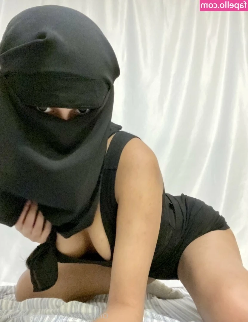 barelylegalhabibi - Fall selfies
