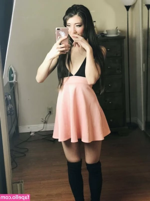 Kaisa - Do you like my outfit, babe?