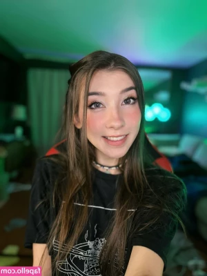 Kaisa - Subscribe to my VIP page. $4 promo for some Goodies. 🤤🤤 I have