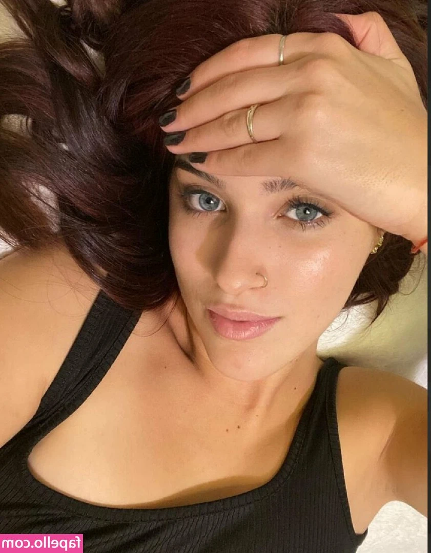 calirainxo - What are you touching first? xx