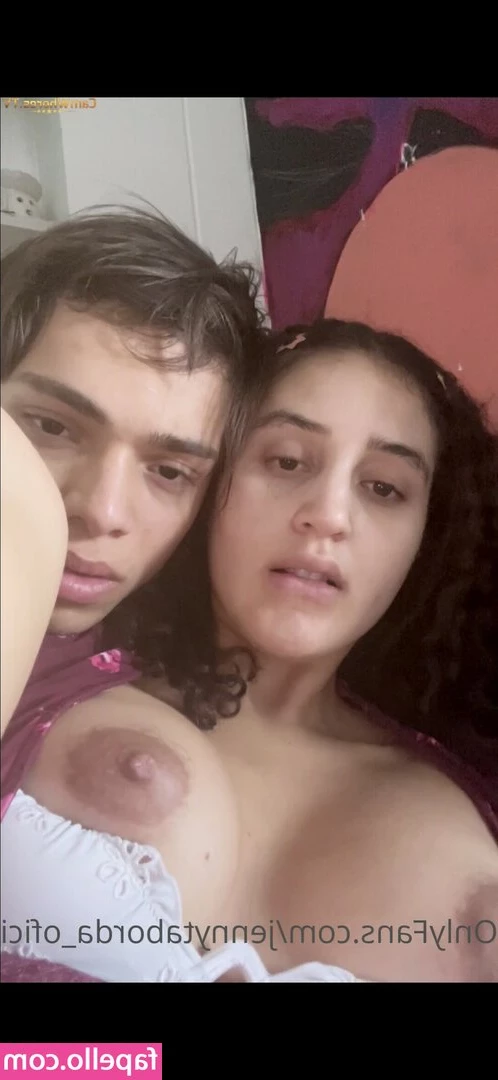 Jenny_taborda [ jenny-taborda ] - Do I look better without or with make up? 👼🏼