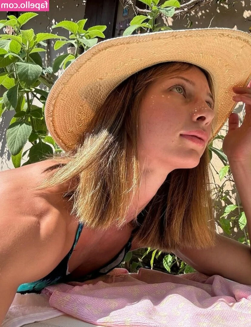 Katerina Lebed [ katerina-lebed ] - Uncensored in your DMs NOW  Ready for your hot cum