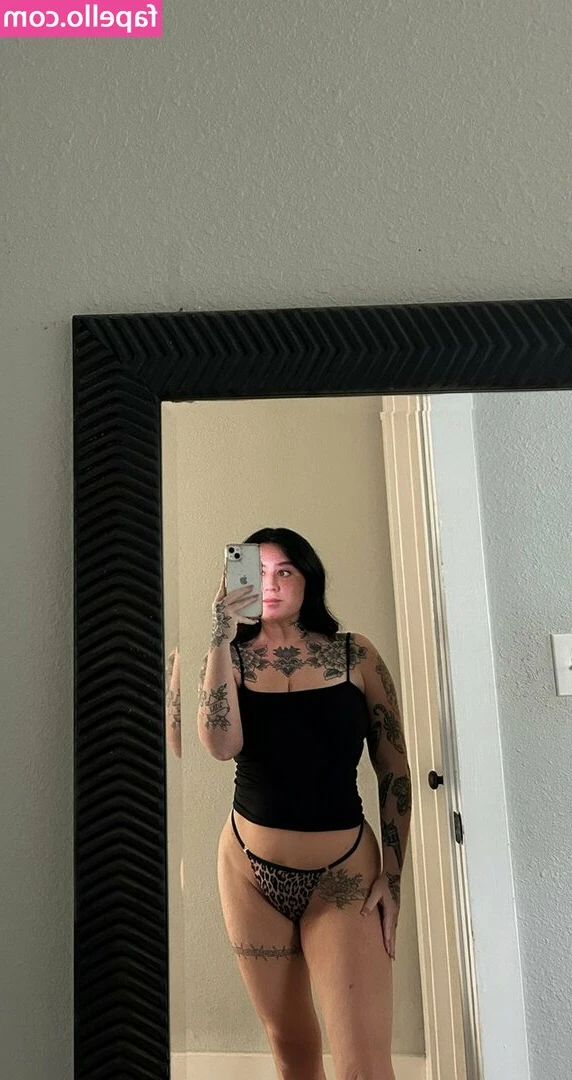 liljuicyjenn [ liljuicyjenn-1 ] - I accidentally ate one of you guys and it s causing my belly and